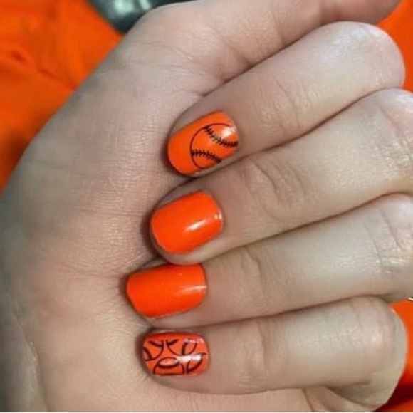 Color Street | Game On, a clear overlay for sport’s enthusiasts - Picture 10 of 11